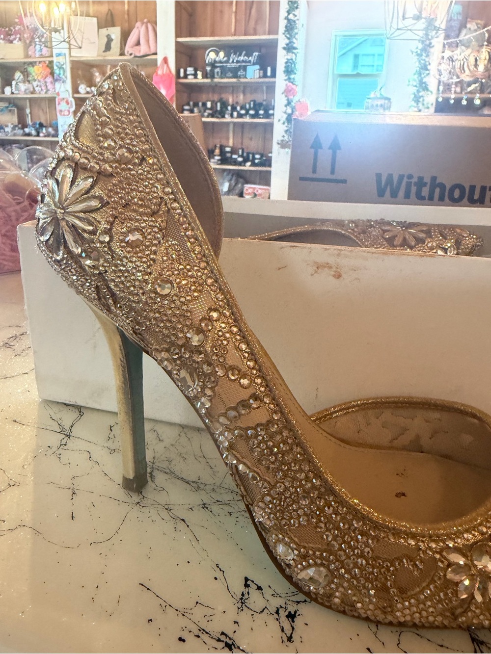Betsey Johnson Embellished Gold High Heel Pumps - Women's Evening Shoes size 9 - Picture 13 of 14